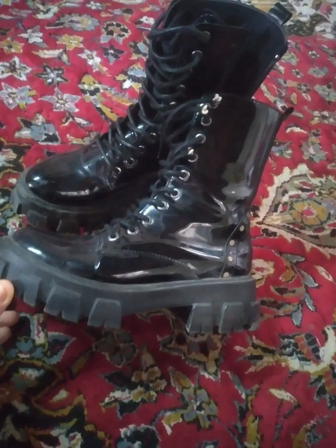 پوتین ورنی زیبا|کیف، کفش، کمربند|شلمان, |دیوار