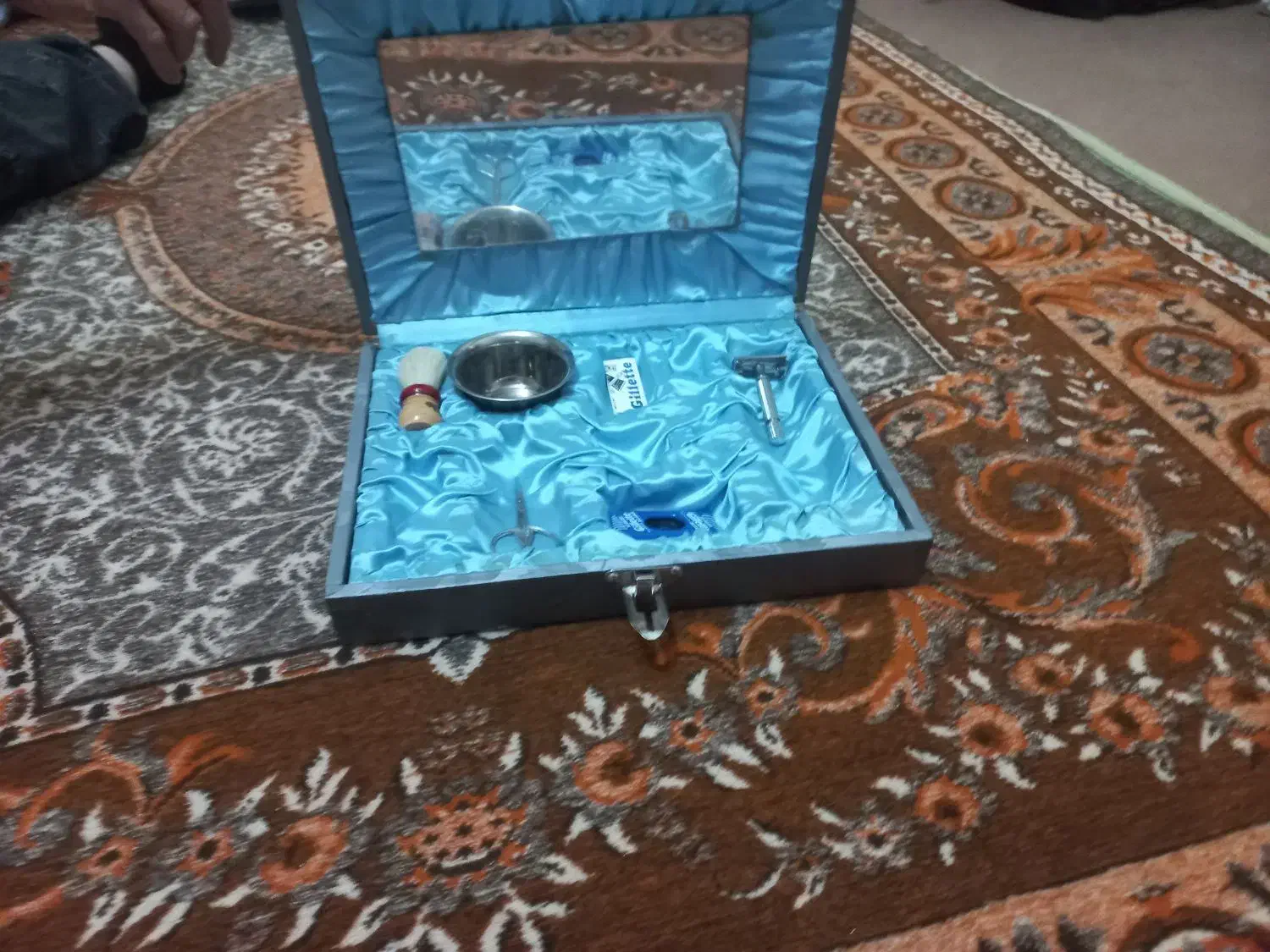 جعبه ارایش|آرایشی، بهداشتی، درمانی|شیراز, اصلاح‌نژاد|دیوار