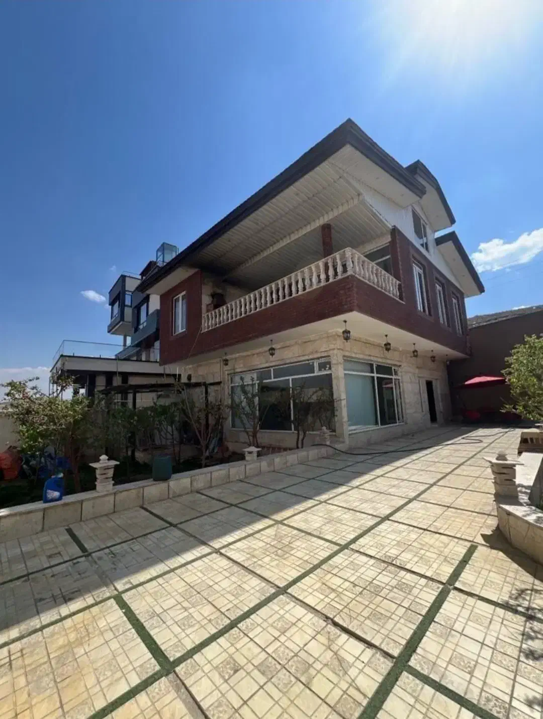 اجاره ویلا شیک کد ۸۴۰|اجارهٔ کوتاهمدت ویلا و باغ|شیراز, گویم|دیوار