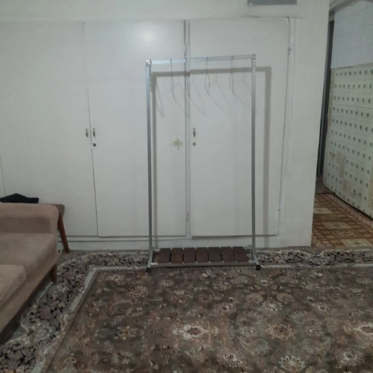 رگال آویز لباس نونو تاز خریدم|بندرخت و رخت‌آویز|تهران, جوادیه تهرانپارس|دیوار