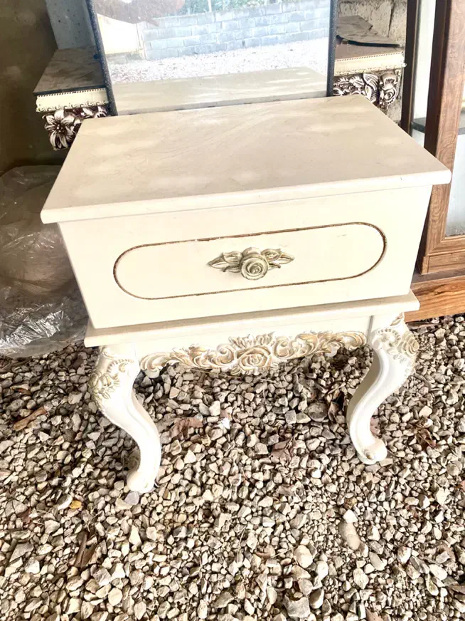 میز آرایش با آینه بزرگ و صندلی و پاتختی|مبلمان خانگی و میز عسلی|ارطه, |دیوار