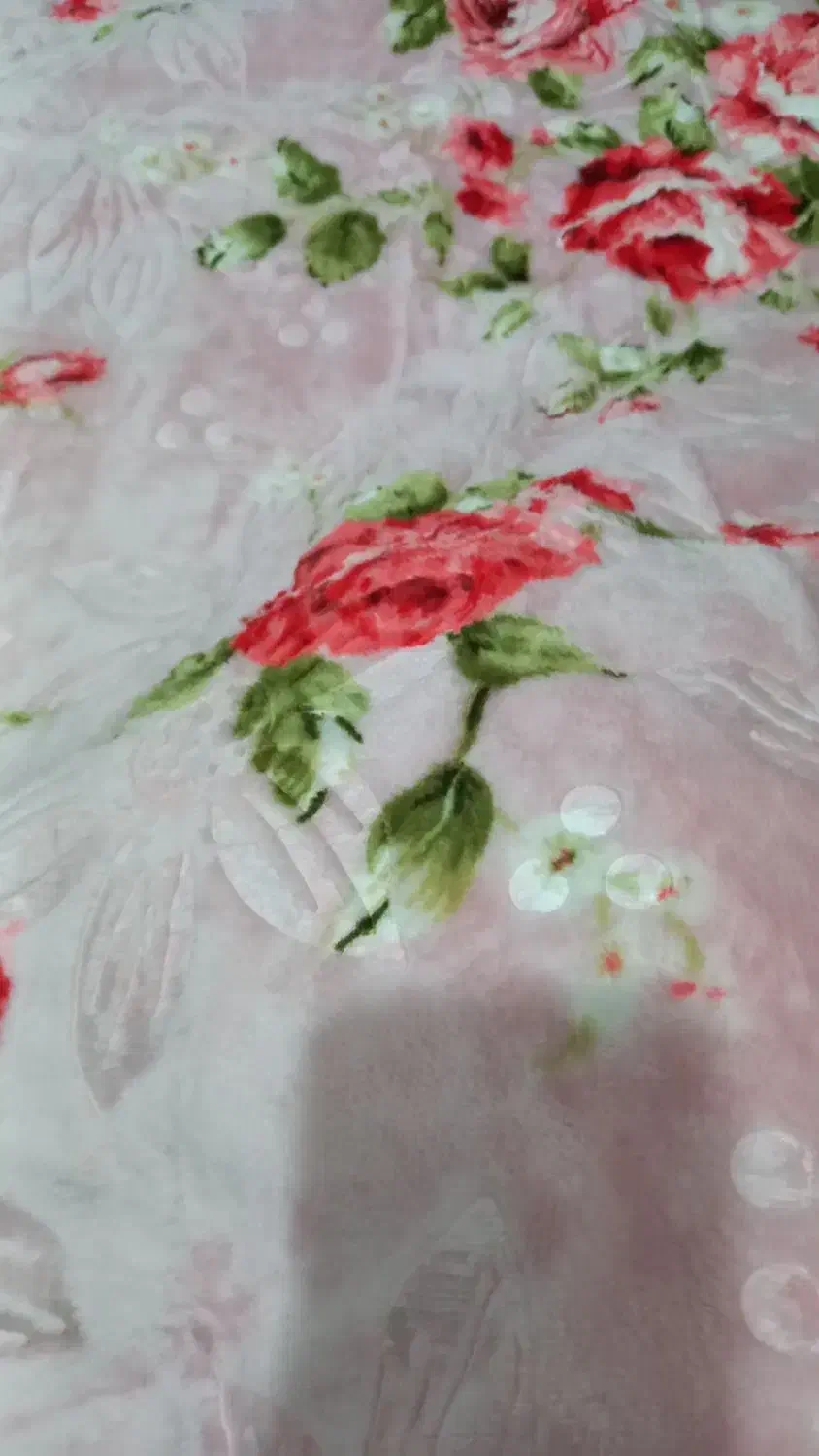 پتو و پتوژله ای|رختخواب، بالش، پتو|لنگرود, |دیوار