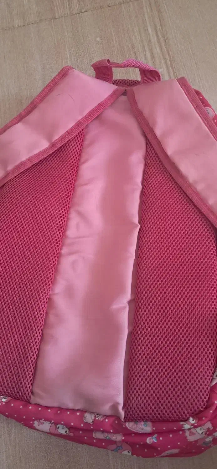 کیف کوله مدرسه|کیف، کفش، کمربند|شیروان (خراسان), |دیوار