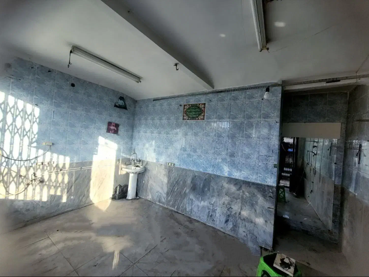 مغازه ۱۶ متری|اجارهٔ مغازه و غرفه|قم, انصارالحسین|دیوار