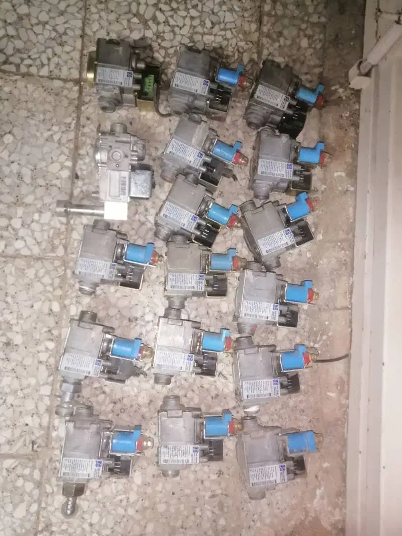 قطعات استوک پکیج شیرگاز پمپ مبدل برد منبع و..|آبگرمکن، پکیج، شوفاژ|قم, هفت تیر|دیوار