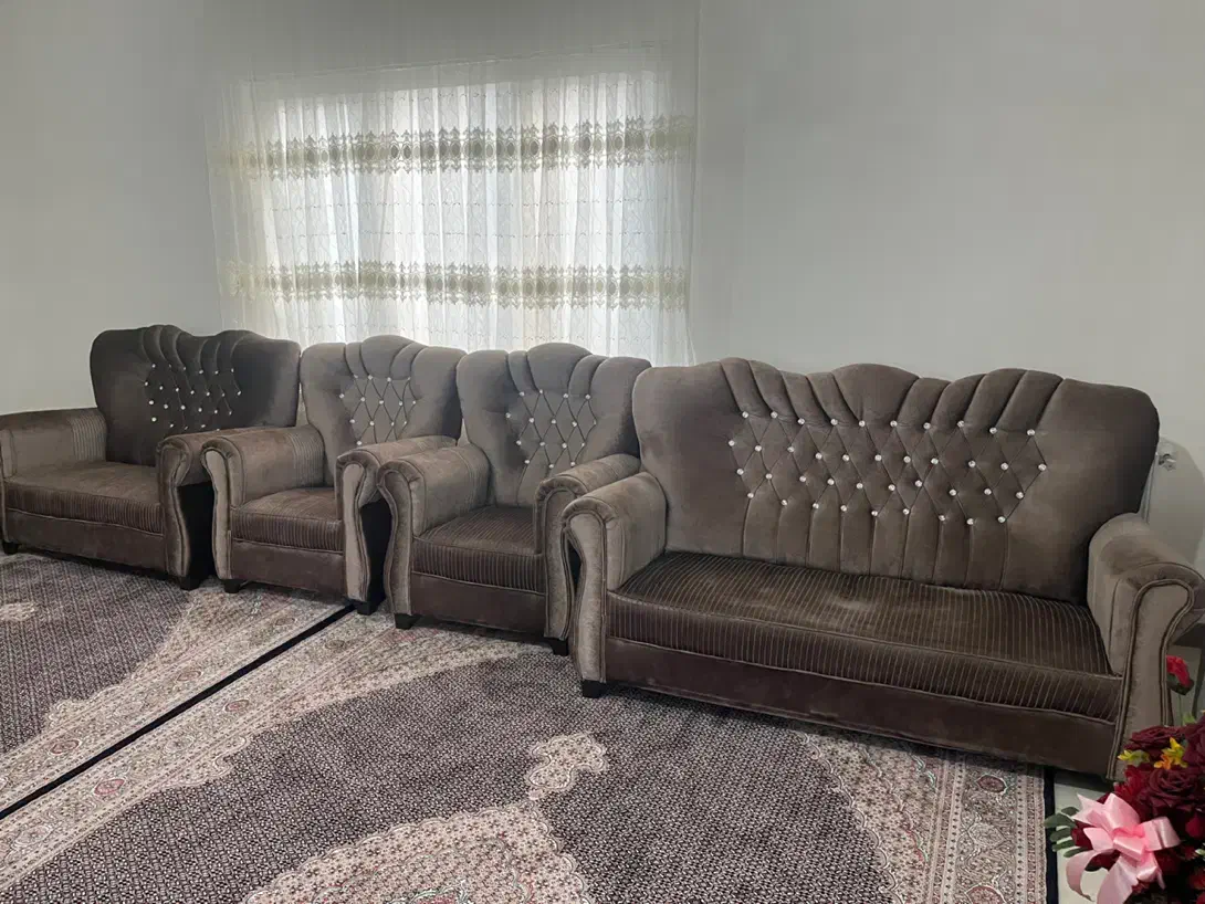 ۲دست مبل تازه و نو نو|مبلمان خانگی و میز عسلی|تالش, هشتپر|دیوار