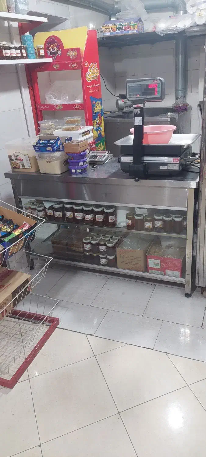 یخچال پاتیل خامه گیر لبنیاتی ترازو میز واگذاری|فروشگاه و مغازه|قدس, شهرقدس|دیوار