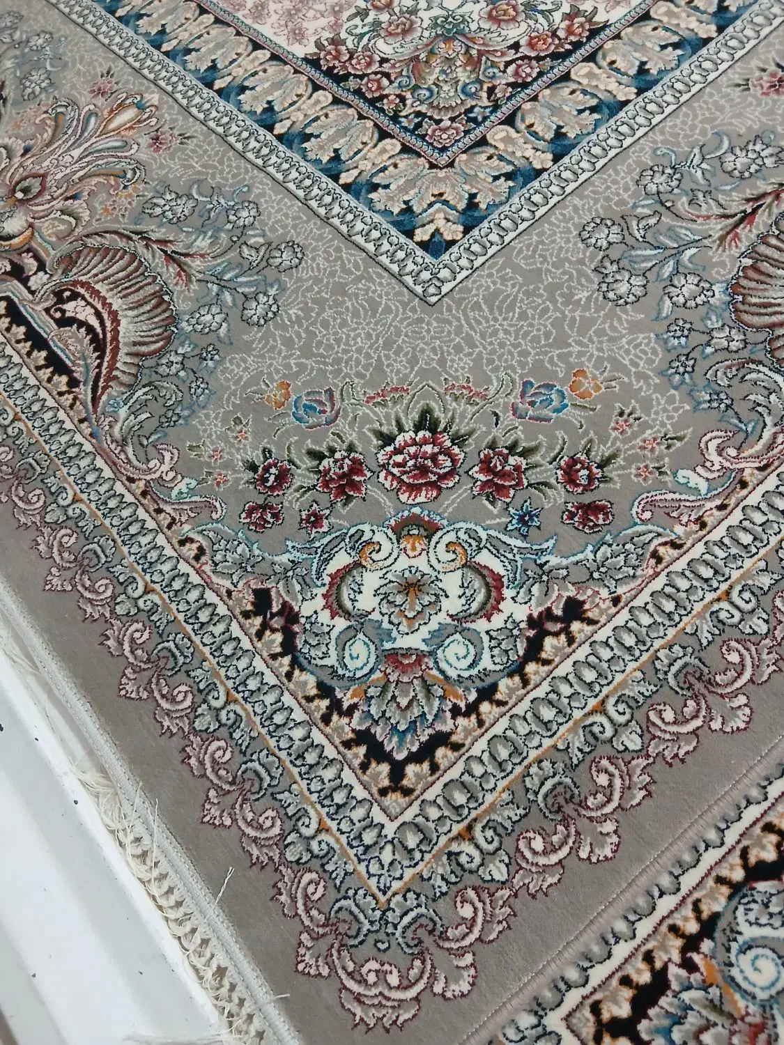 فرش نو ۲ ماهه خریداری شده|فرش|زنجان, |دیوار