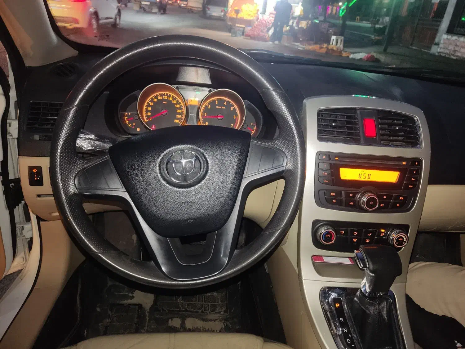 برلیانس ۳۲۰|خودرو سواری و وانت|رشت, فرزانه|دیوار