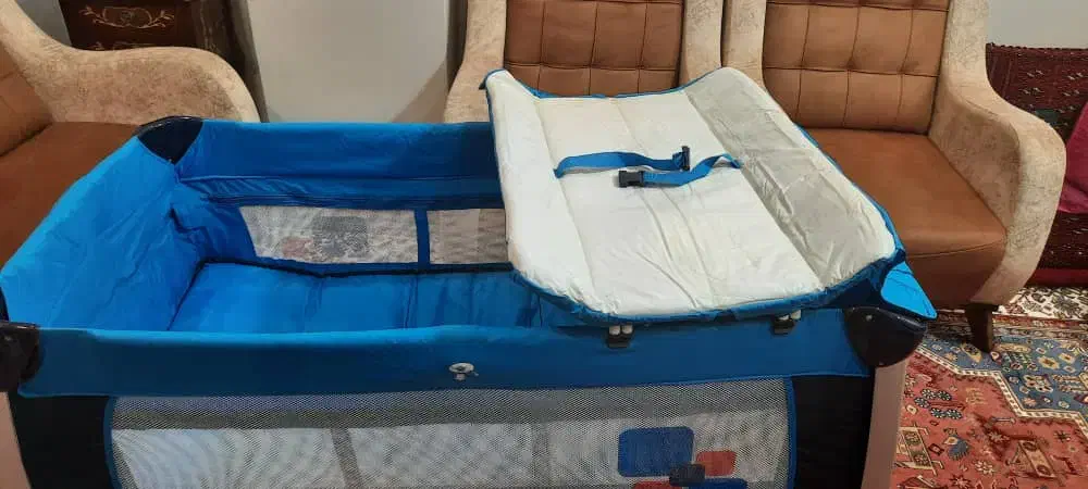 تخت پارک پیرگاردین|تخت و صندلی بچه|رشت, گلزاران|دیوار