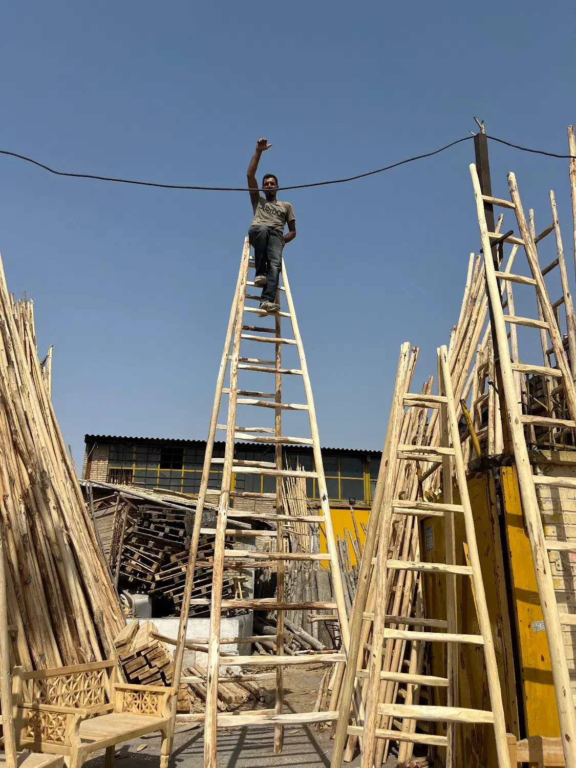 اجاره و فروش نردبان چوبی|مصالح و تجهیزات ساختمان|مشهد, یاغون آباد|دیوار