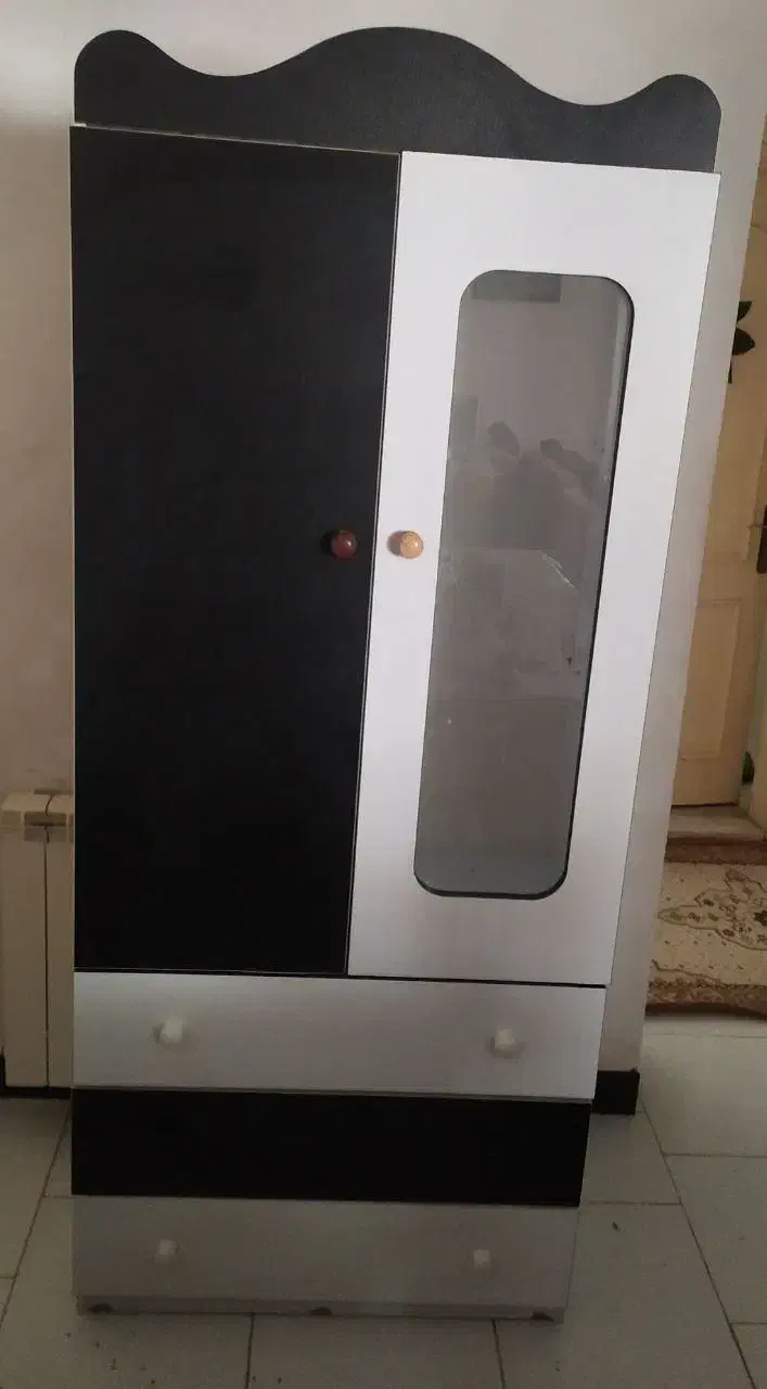 کمد دیواری نوجوان  رنگ سیاه و سفید و  میز تحریر|تخت و سرویس خواب|رشت, استادسرا|دیوار