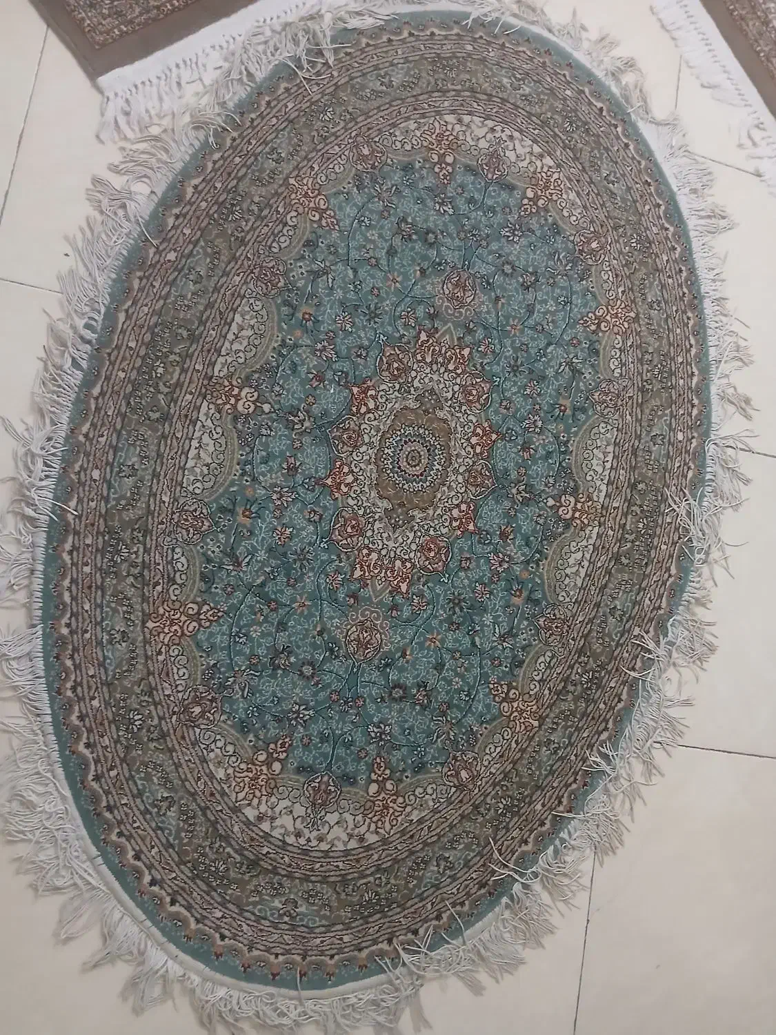 فرش بیضی ۱ در ۱ و نیم رنگ فیروزه‌ای|فرش|تهران, اتابک|دیوار