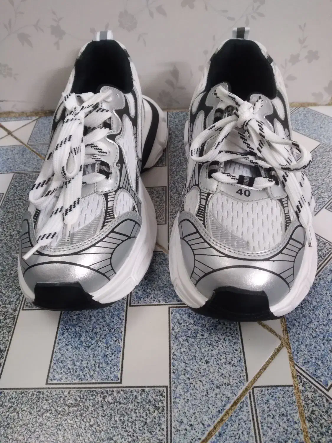 کتانی اسپرت|کیف، کفش، کمربند|اراک, |دیوار