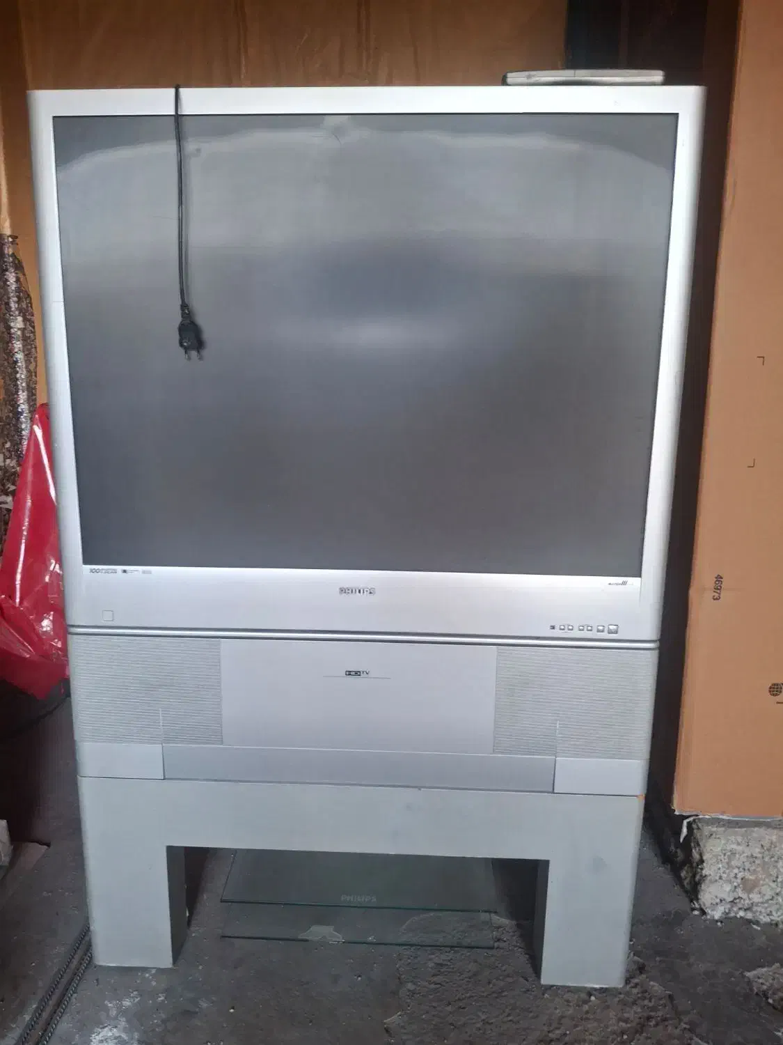 تلویزیون خیلی بزرگ HDپایه دار فیلیپس|تلویزیون و پروژکتور|رشت, حومه رشت|دیوار