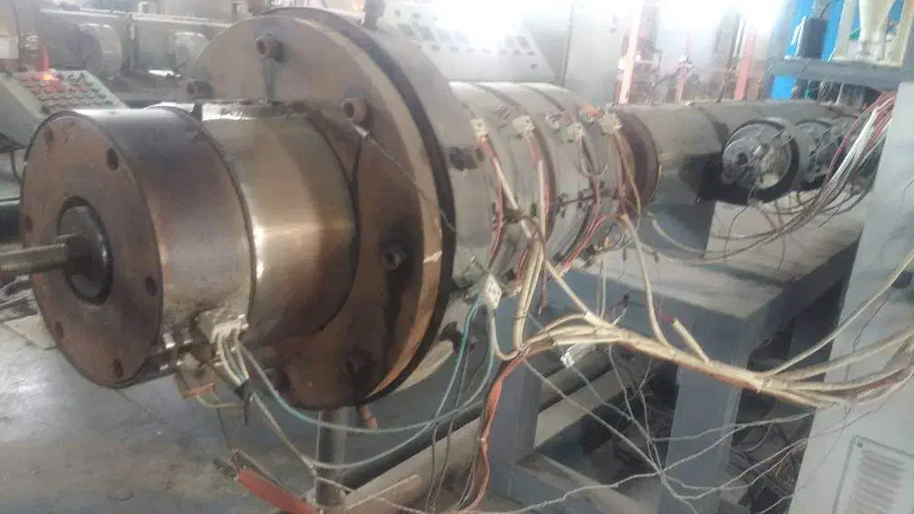 فروش یک خط تولید لوله های پلی اتیلن آب|ماشینآلات صنعتی|رشت, شهرک صنعتی|دیوار