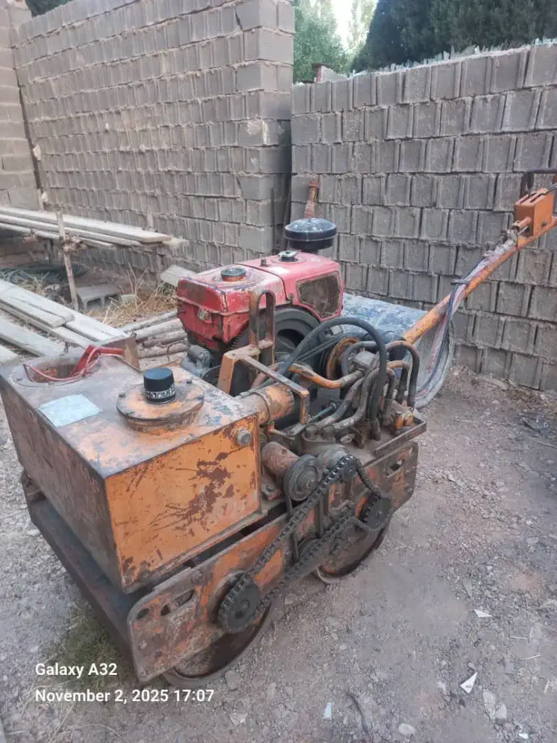 فروش غلطک موتوری غلطک دم دار ۶۰۰ و۷۵۰ کیلو کمپکتور|ماشین‌آلات صنعتی|شیراز, شهرک بزین|دیوار