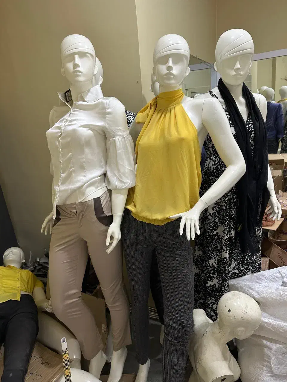 تجهیزات فروشگاهی مانکن زنانه و رگال|فروشگاه و مغازه|بندرعباس, |دیوار