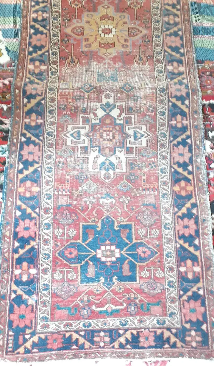 فرش کناره قدیمی نخ نما شده|فرش|تبریز, |دیوار