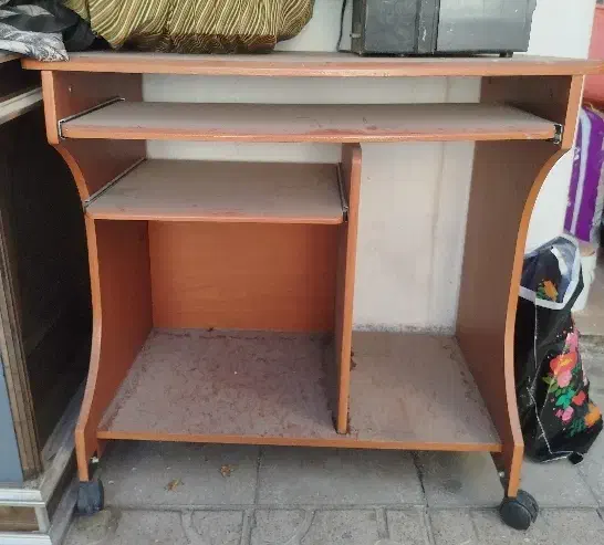 میز کامپیوتر|میز تحریر و کامپیوتر|کاشان, پشت شهربانی|دیوار