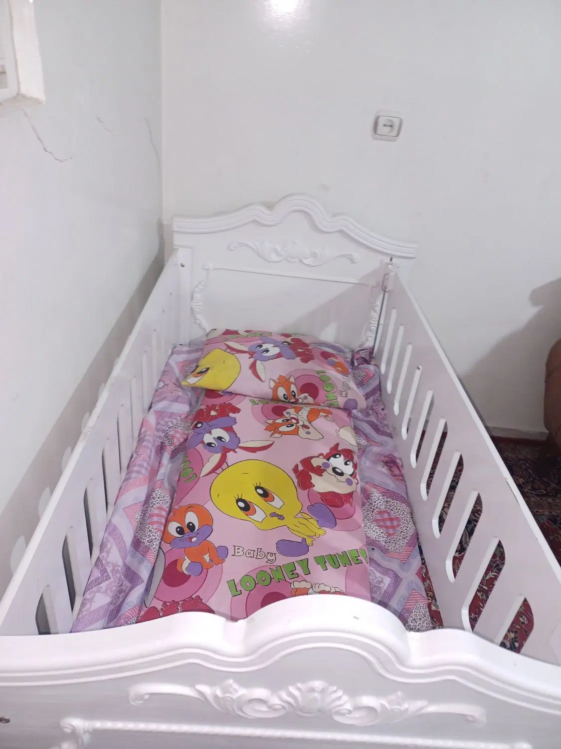 تخت کودک|تخت و صندلی بچه|اصفهان, سنجوانمره|دیوار