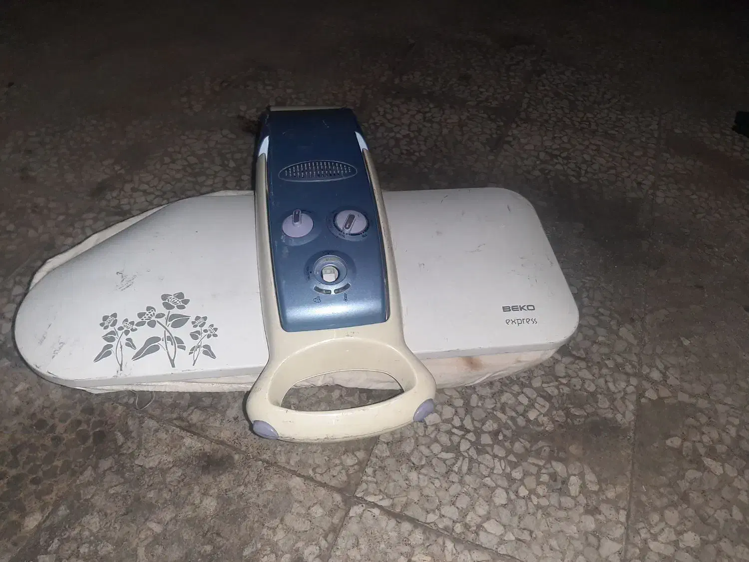 اتو|اتو و لوازم اتو|پرند, فاز ۴|دیوار