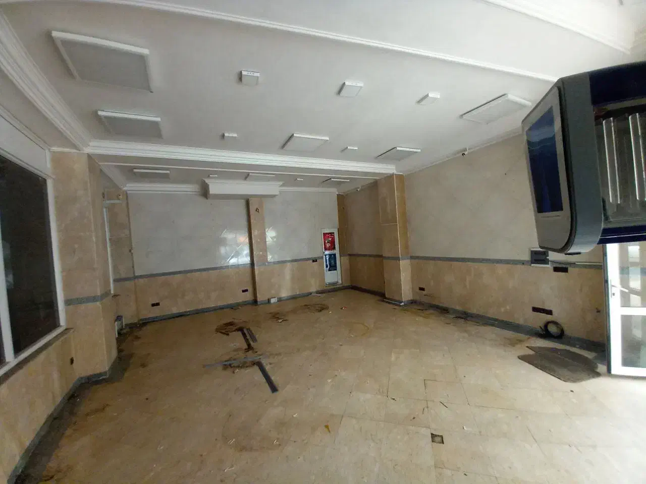 اجاره مغازه دوبر ۶۰ متری بر اصلی خیابان باهنر|اجارهٔ مغازه و غرفه|رشت, باهنر|دیوار