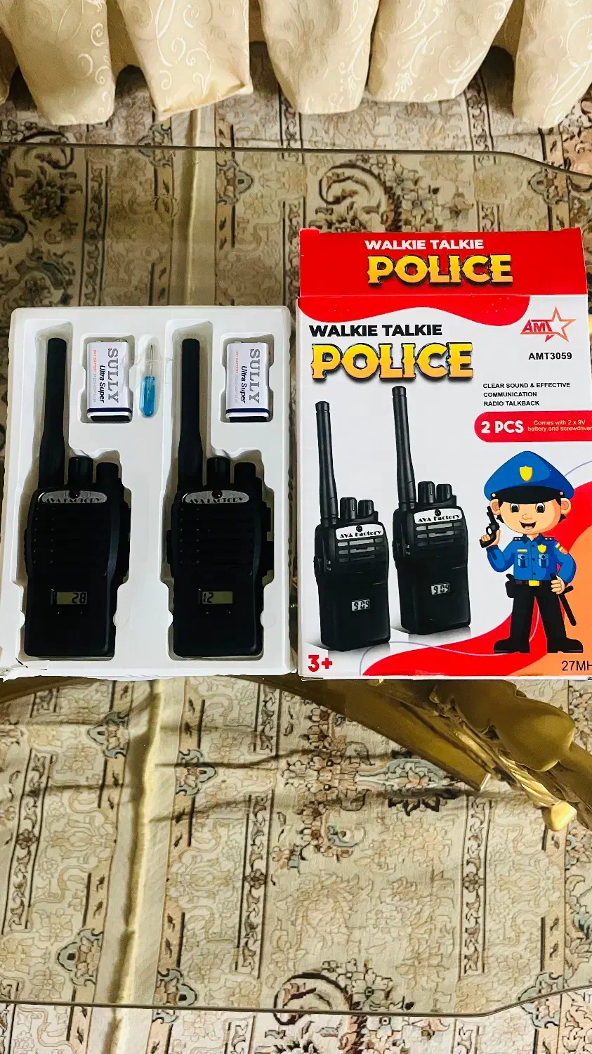 بیسیم بچه گانه|اسباب‌‌بازی|ری, شهادت|دیوار