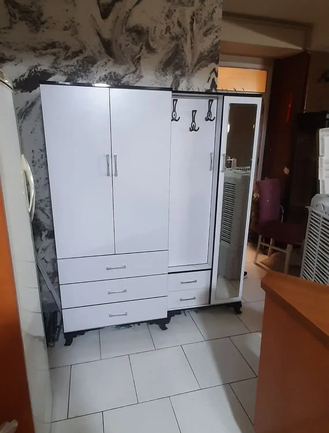 کمد و جاکفشی ایستاده|جاکفشی، کمد، دراور|فردیس, نگارستان|دیوار