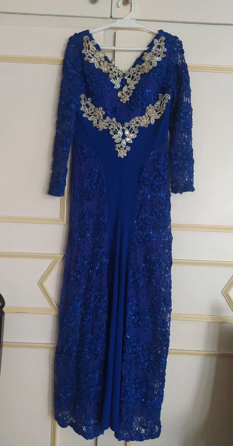 پیرهن گیپورآبی کاربنی|لباس|قرچک, میرزائی شمالی|دیوار