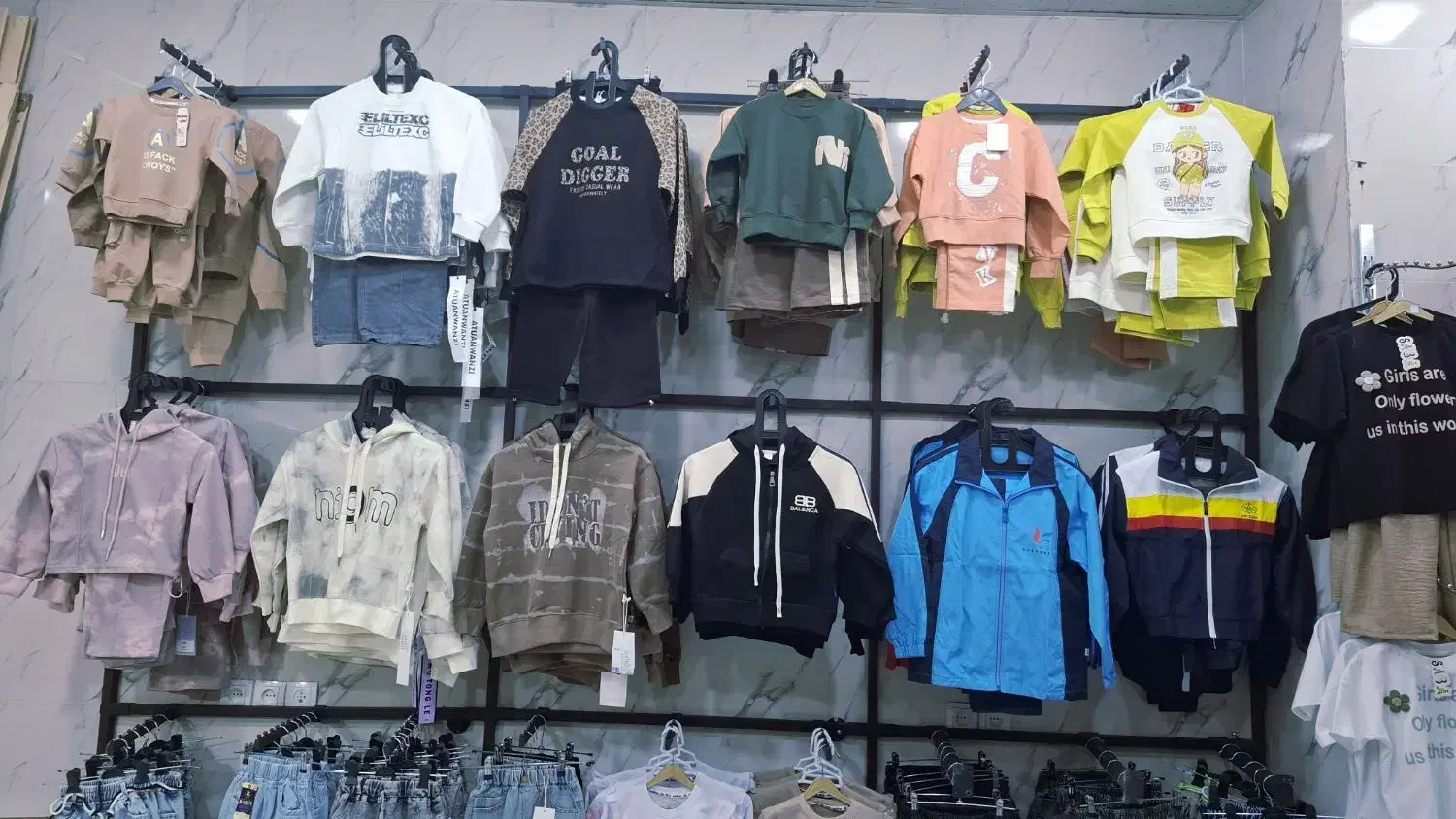 پوشاک وارداتی|کفش و لباس بچه|یاسوج, |دیوار