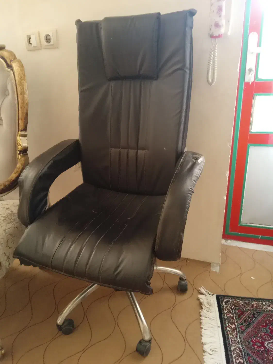 صندلی مدیریتی ، همراه با سه صندلی انتظار|مبلمان اداری|زنجان, |دیوار