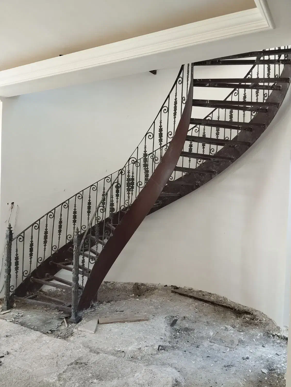 اجرای انواع پله دوبلکس پله باکس|خدمات پیشه و مهارت|میانه, |دیوار