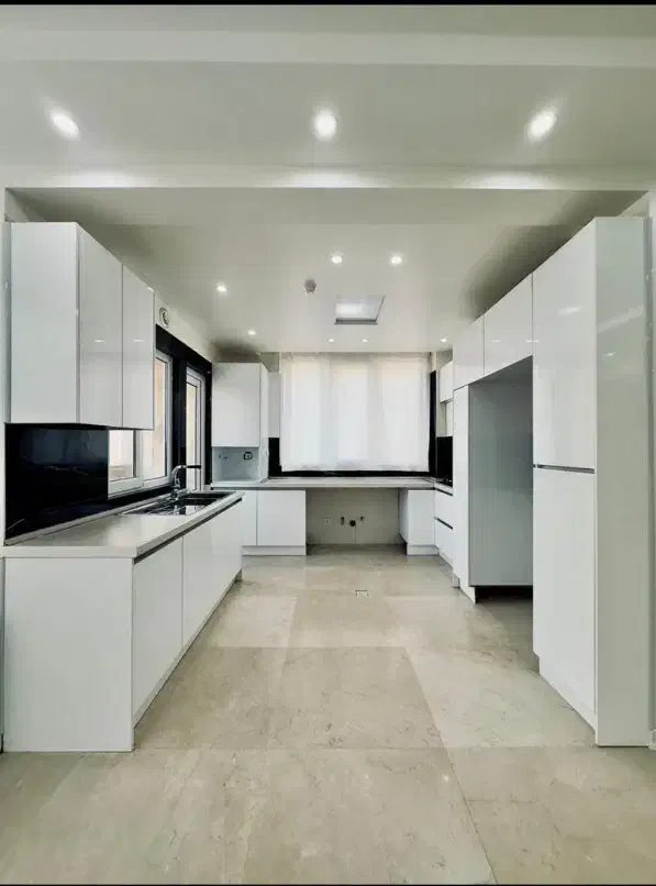 ۱۴۰متر/ سازه در حد زعفرانیه/ بسیار شیک/ نزدیک مترو