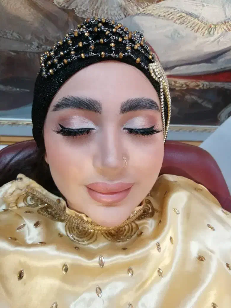 آرایشگری میکاپ ارتیست|خدمات آرایشگری و زیبایی|پرند, فاز ۲|دیوار