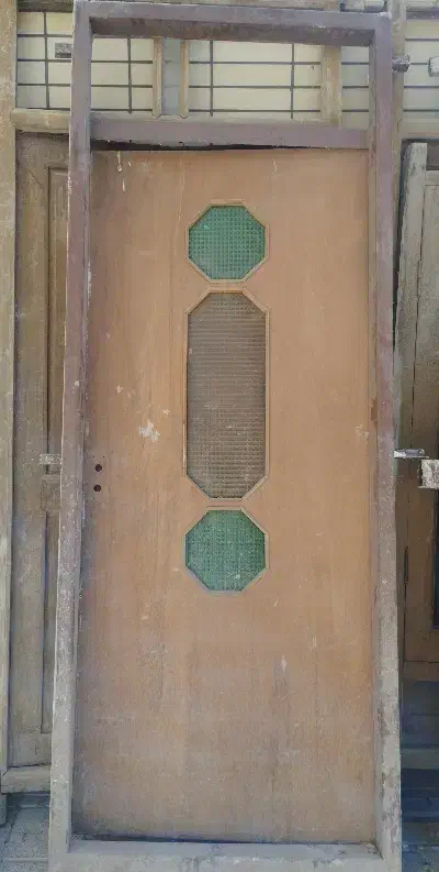 سه عدد درب قدیمی|کلکسیون اشیاء عتیقه|شهرضا, |دیوار