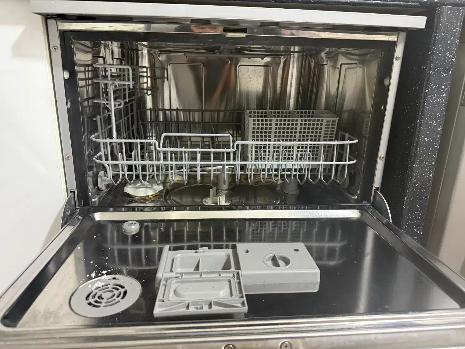 ماشین ظرف شویی ۸ نفره مجیک تمیز|ماشین ظرفشویی|تهران, کیانشهر|دیوار