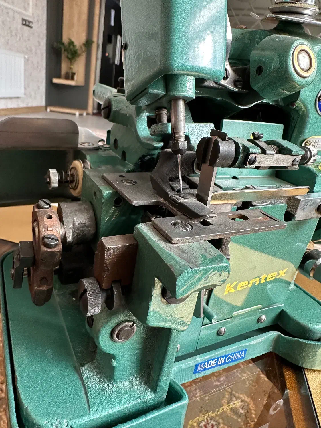 چرخ خیاطی اورلوک|چرخ خیاطی و ریسندگی|شاهینشهر, گزبرخوار|دیوار