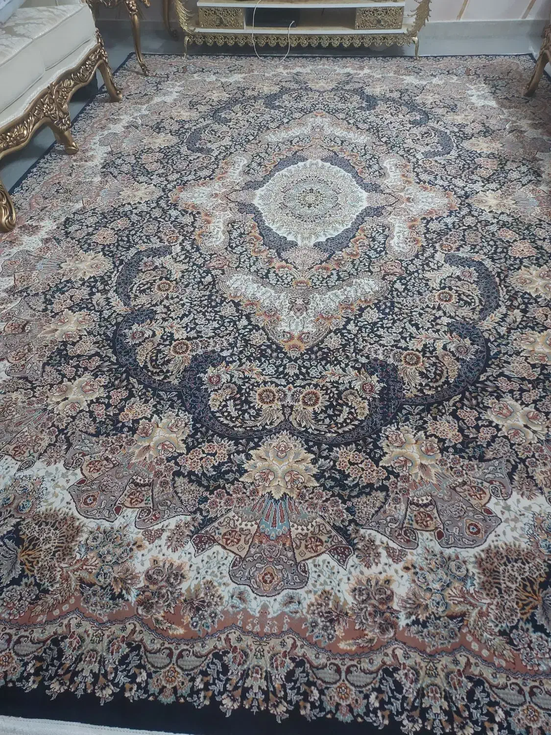 فرش|فرش|گلستان (تهران), |دیوار