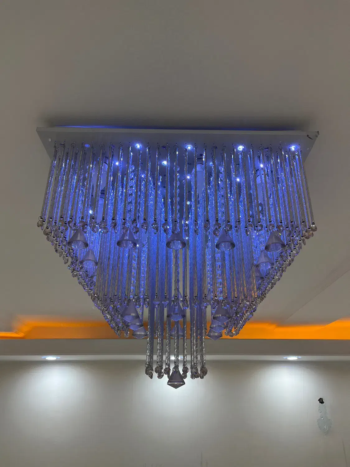 لوستر کریستالی|لوستر و چراغ آویز|شیراز, زرهی|دیوار