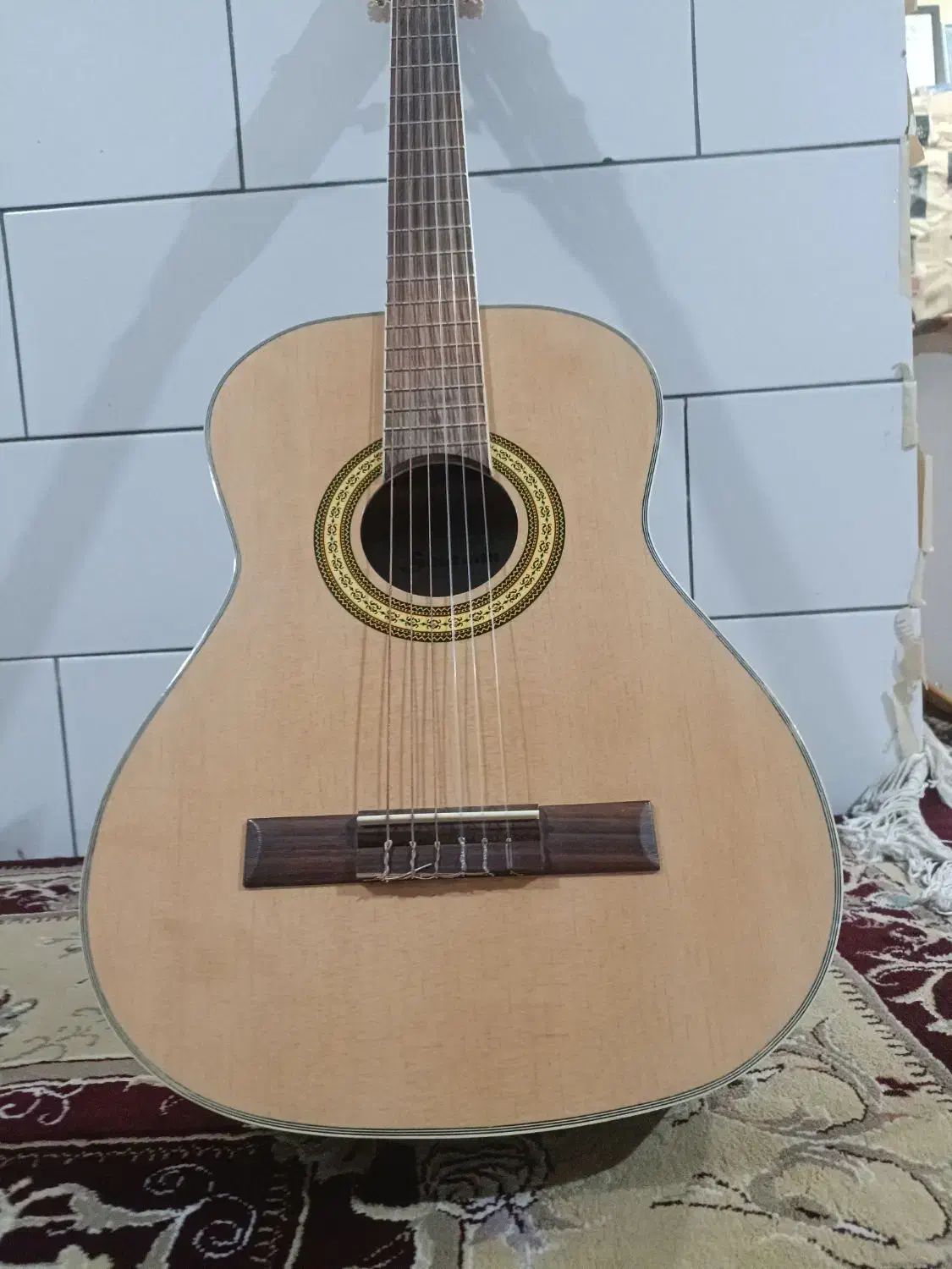 فروش گیتار|گیتار، بیس، امپلیفایر|بروجن, |دیوار