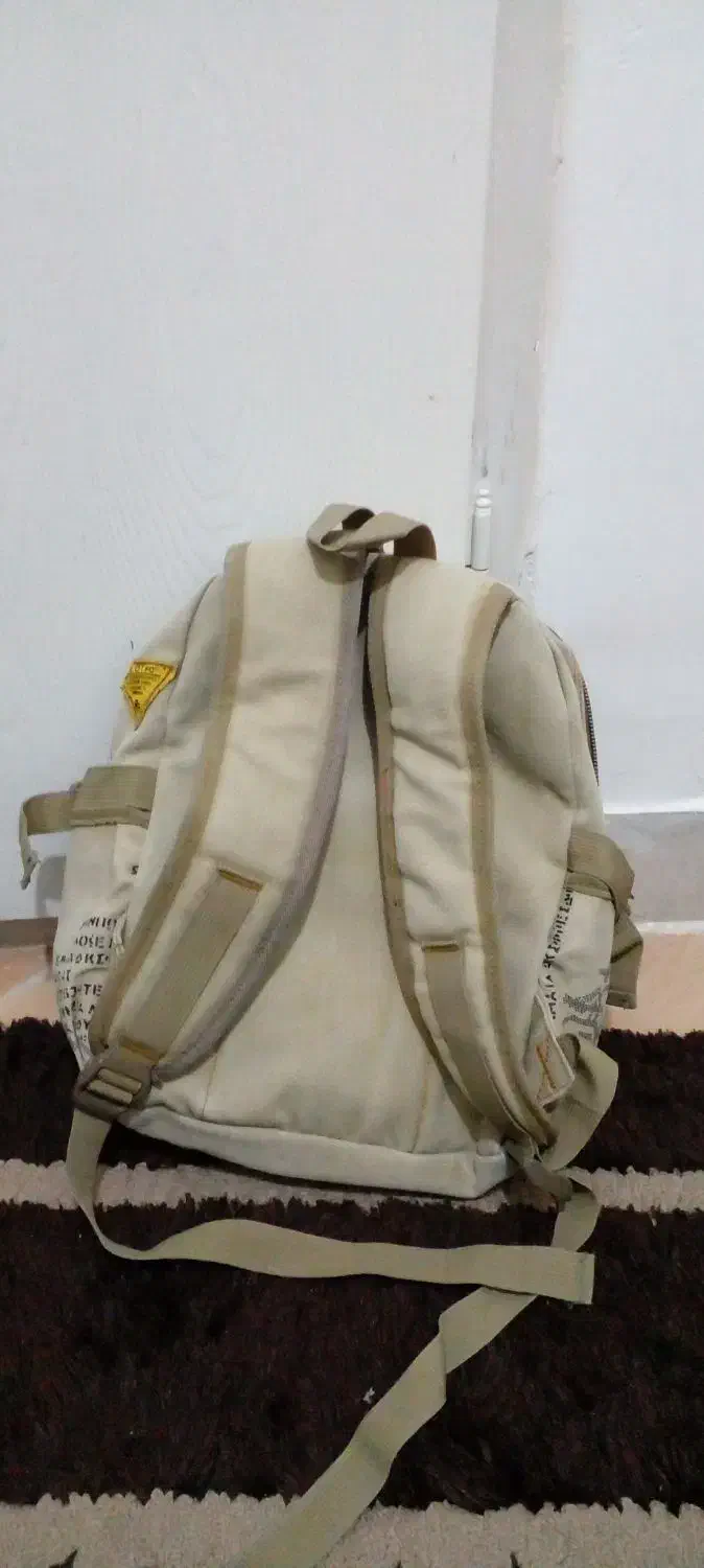 کیف مدرسه سالم ودرحد نو|کیف، کفش، کمربند|بومهن, |دیوار