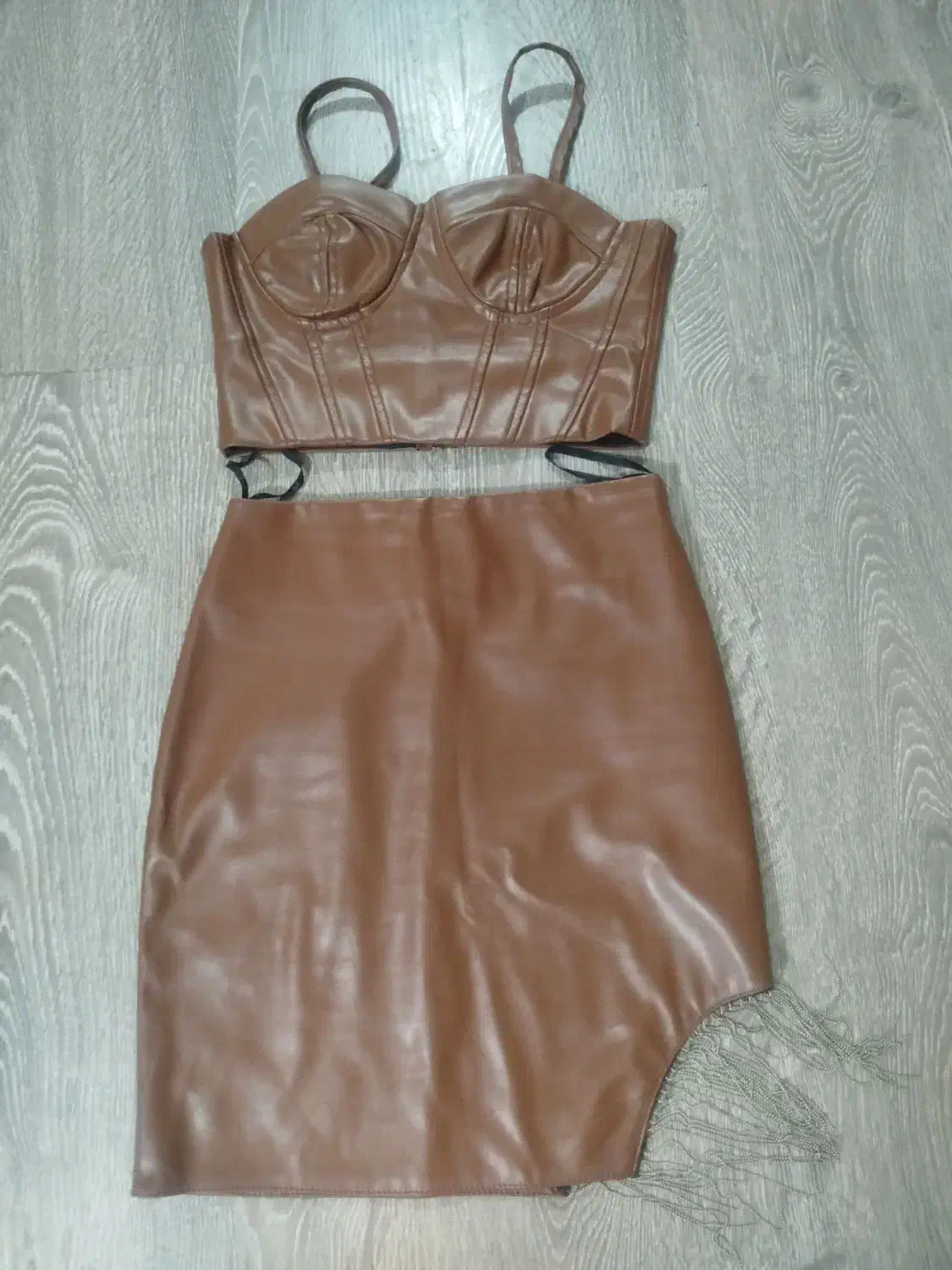 تاب دامن چرمی|لباس|سهند, |دیوار