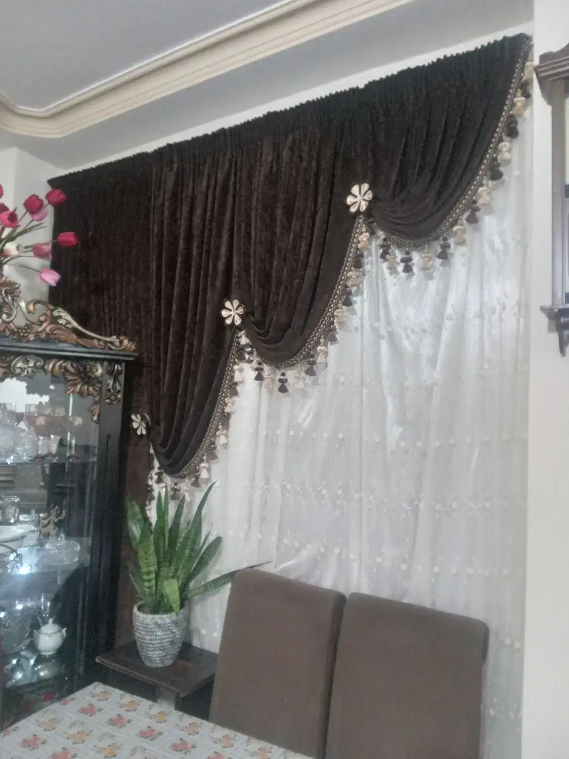 پرده قهوهای،سفید|پرده، رانر، رومیزی|صومعهسرا, |دیوار