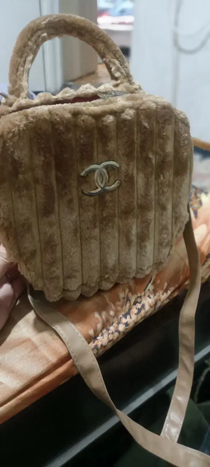 کیف رنانه|کیف، کفش، کمربند|ری, شهید غیوری (ابن باویه)|دیوار