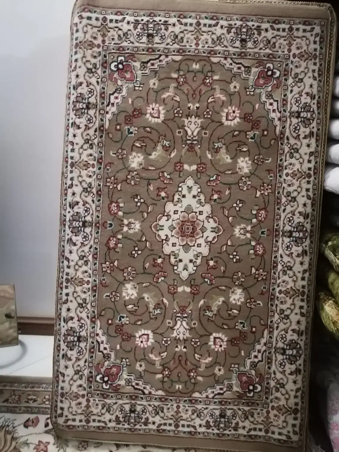 جاکفشی، پشتی، دوعدد گلدان و گلدان|جاکفشی، کمد، دراور|گلبهار, نوبهار|دیوار