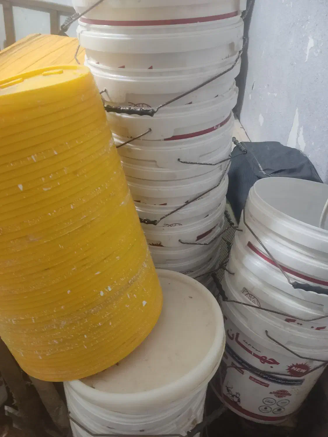 سطل بزرگ|ظروف نگهدارنده، پلاستیکی، یک‌بارمصرف|بندرعباس, |دیوار