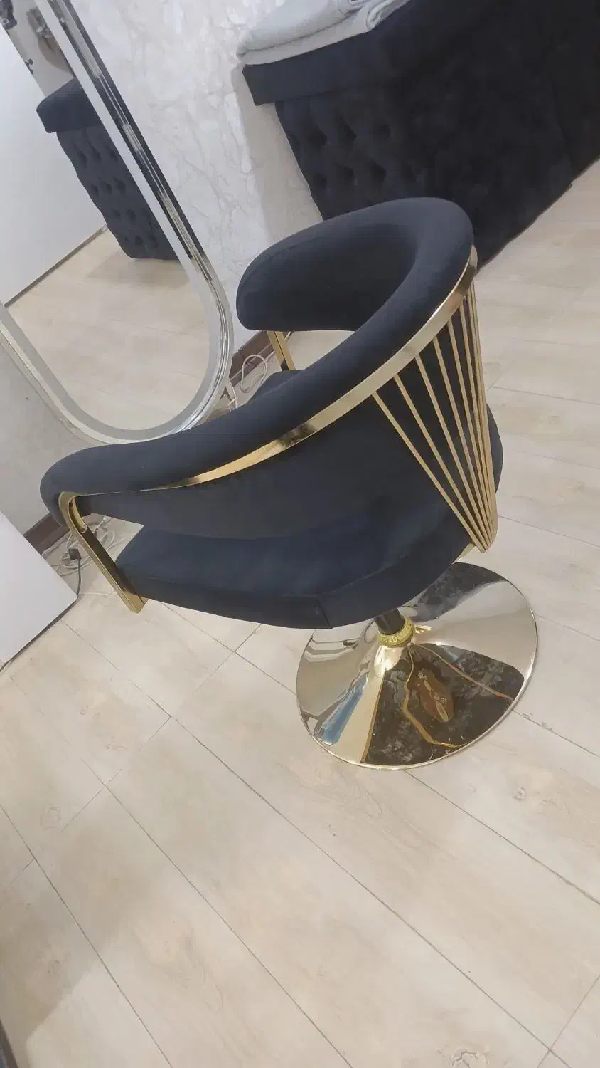 صندلی کپ و سرشور|آرایشگاه و سالن‌های زیبایی|مشهد, رده|دیوار