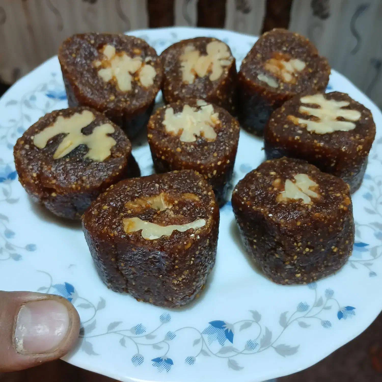 باسلق محلی|خوردنی و آشامیدنی|خلجستان, |دیوار