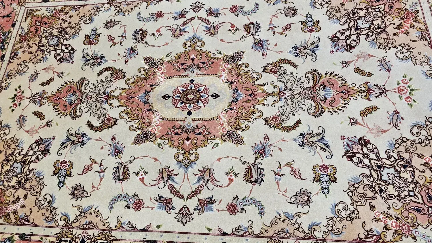 فرش دستباف خطیبی سرستون|فرش|تبریز, |دیوار